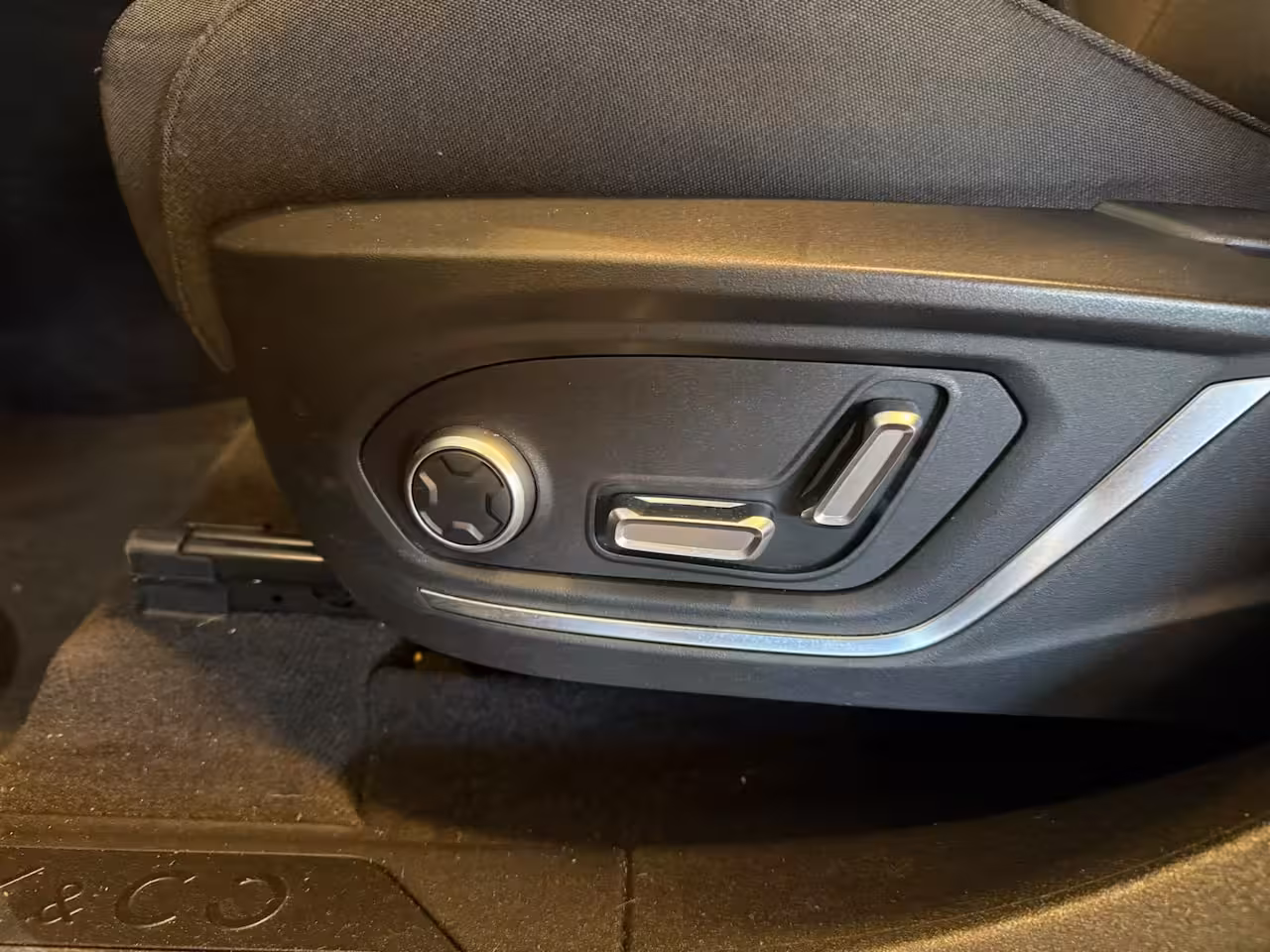 Lynk & Co 01 1.5 | 360 Camera | Navigatie | Apple carplay | Memory seats | Sfeerverlichting | Adaptieve
