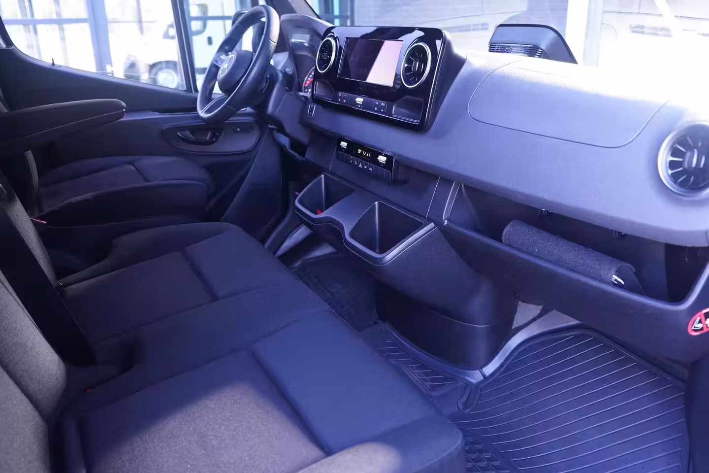 Mercedes-Benz Sprinter 317 CDI 170 pk L2H2 Automaat Nwe Model, Navi LED Koplampen, Camera, Laadruimte Pakket, PDC