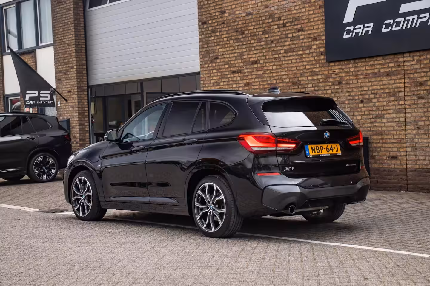 BMW X1 xDrive25e M-Sport, Pano, Leder, Trekhaak, Ambient, H&K
