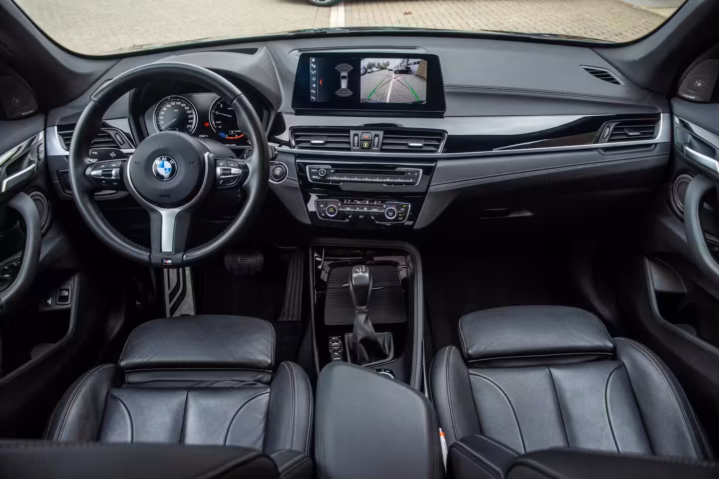 BMW X1 xDrive25e M-Sport, Pano, Leder, Trekhaak, Ambient, H&K