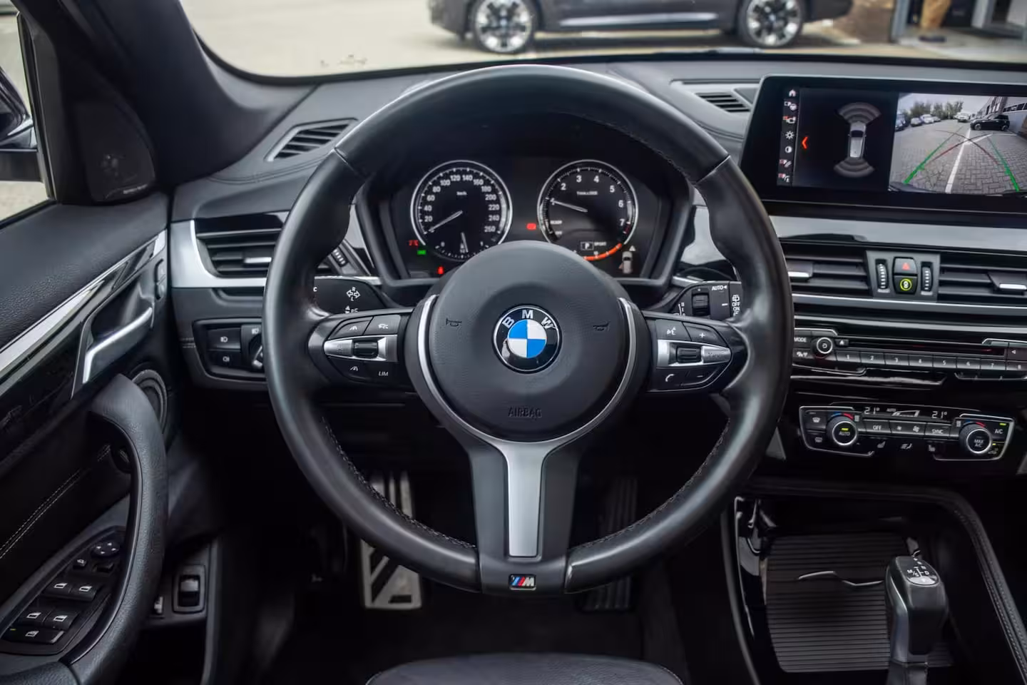 BMW X1 xDrive25e M-Sport, Pano, Leder, Trekhaak, Ambient, H&K