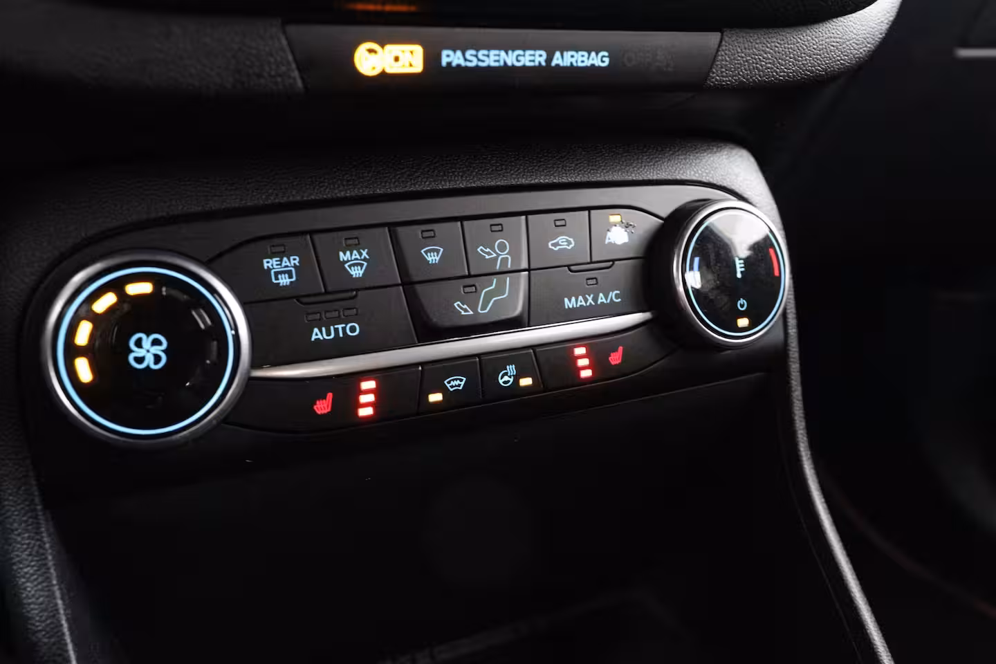 Ford Fiesta 1.0 EcoBoost Hybrid ST-Line X | Dealer Onderhouden | LED | Winterpack | B&O | Camera | Cli