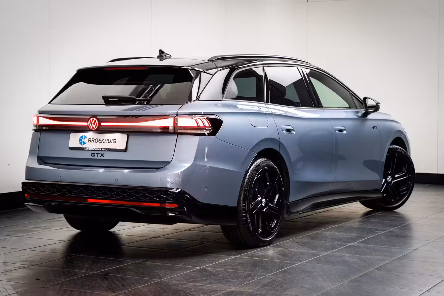 Volkswagen ID.7 Tourer GTX 340 pk 4Motion | Wegklapbare Trekhaak | 360 camera | Elektrische geheugen stoel |