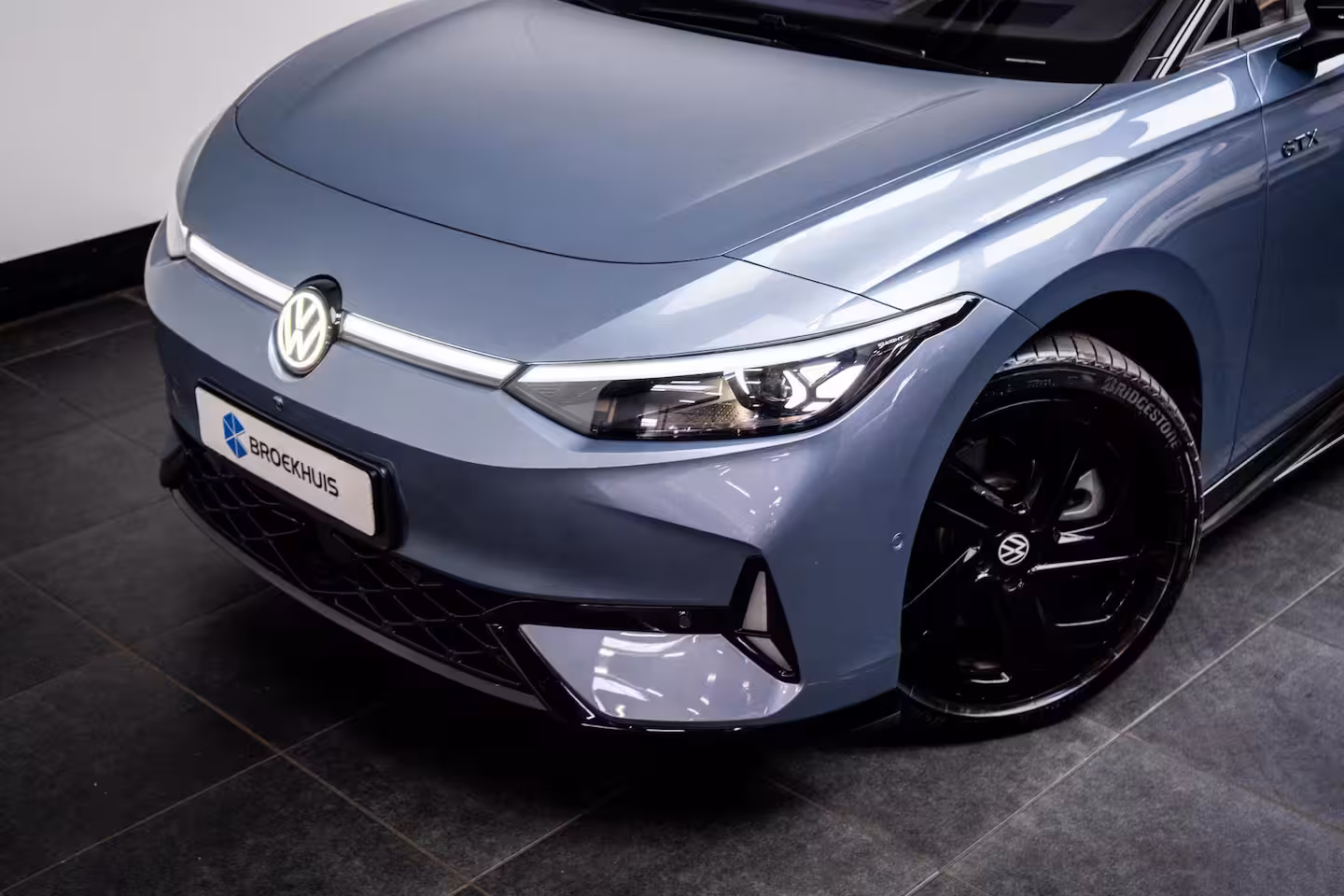 Volkswagen ID.7 Tourer GTX 340 pk 4Motion | Wegklapbare Trekhaak | 360 camera | Elektrische geheugen stoel |