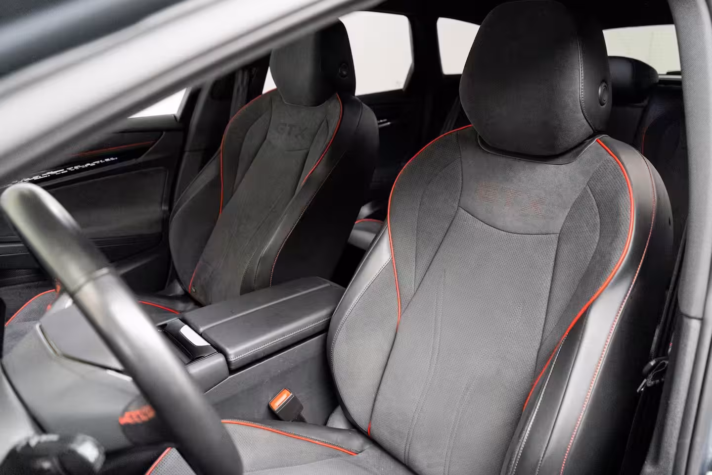 Volkswagen ID.7 Tourer GTX 340 pk 4Motion | Wegklapbare Trekhaak | 360 camera | Elektrische geheugen stoel |
