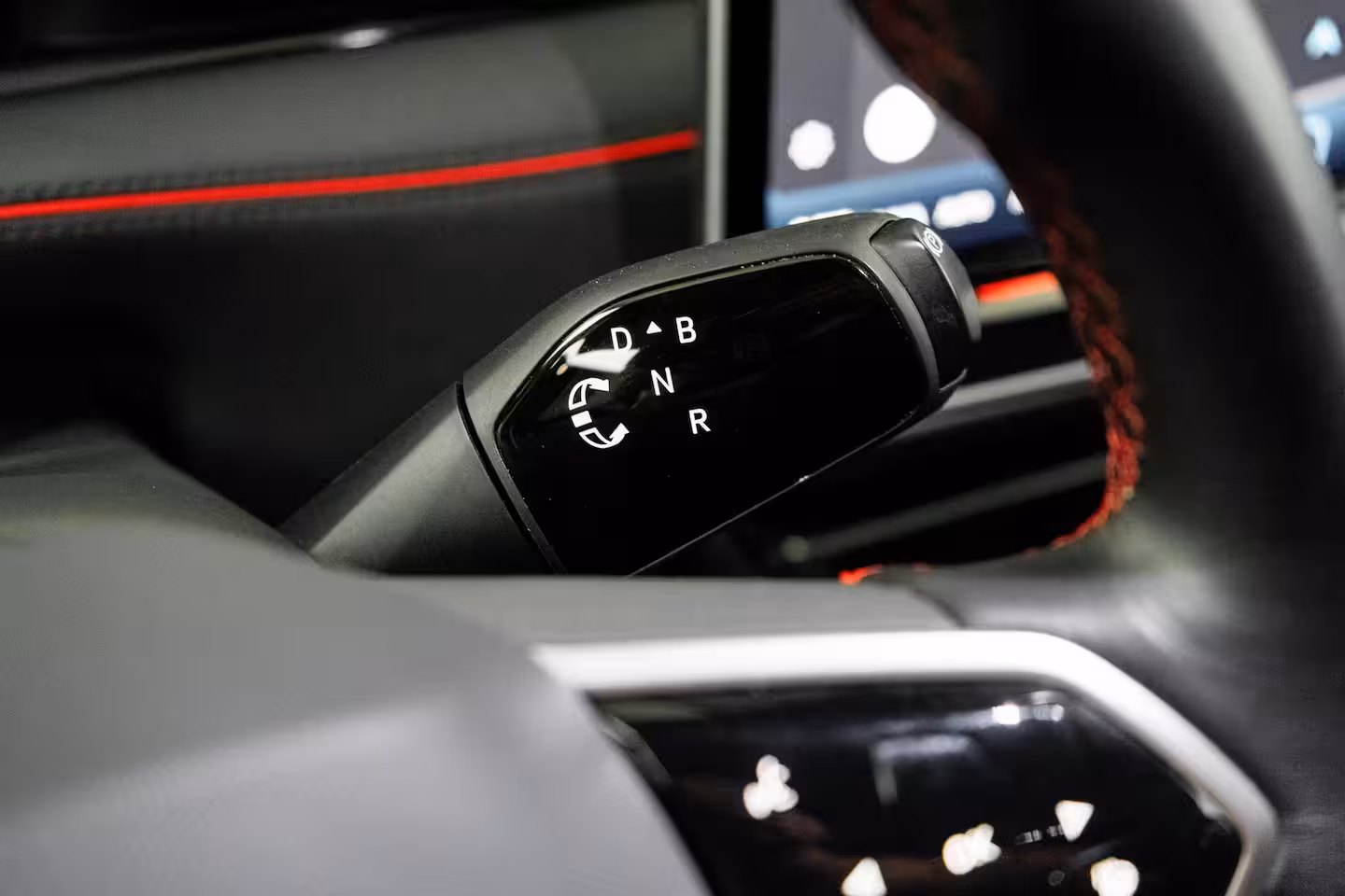 Volkswagen ID.7 Tourer GTX 340 pk 4Motion | Wegklapbare Trekhaak | 360 camera | Elektrische geheugen stoel |