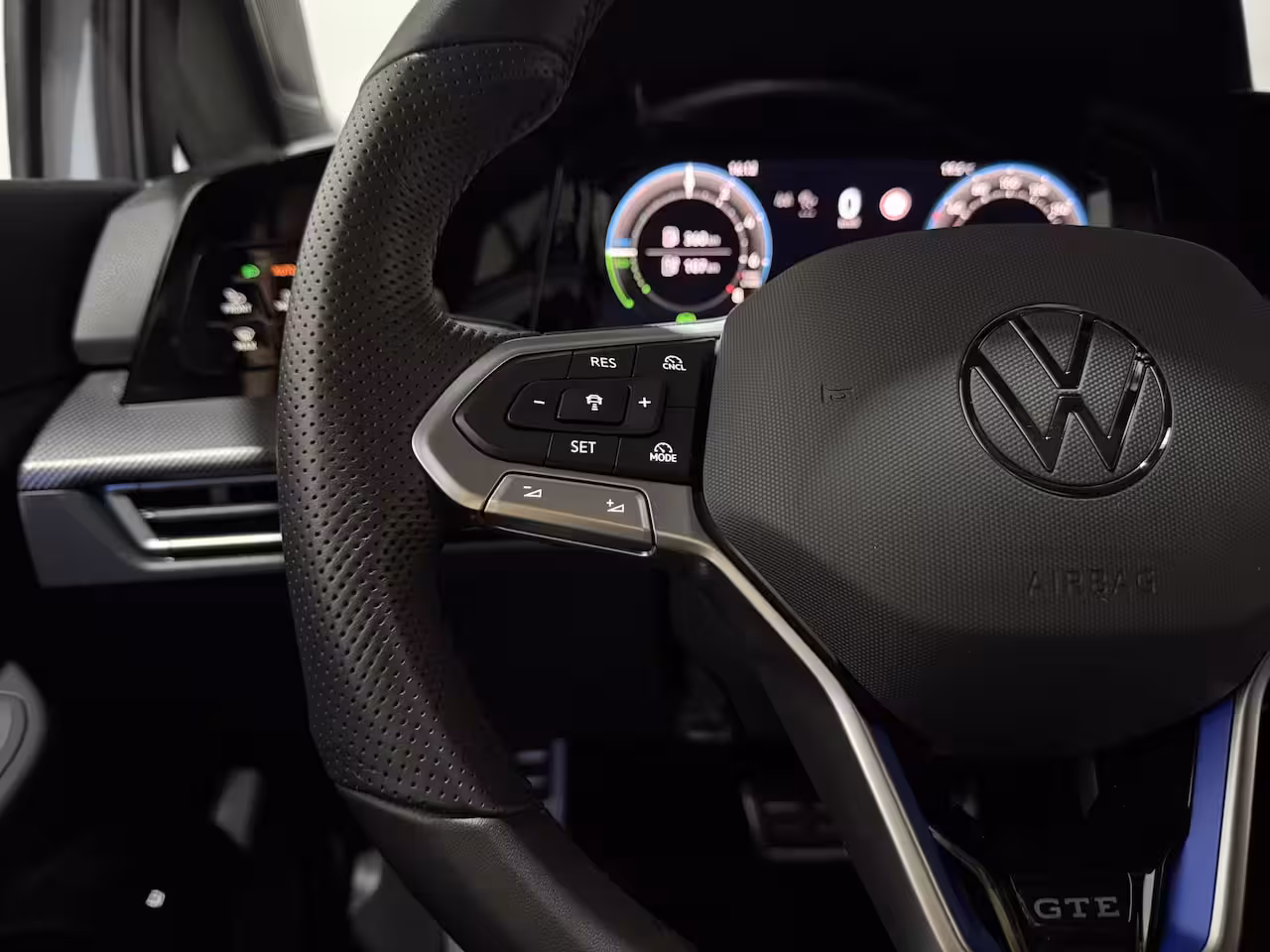 Volkswagen Golf 1.5 eHybrid GTE - CarPlay / HUD / Lane Assist