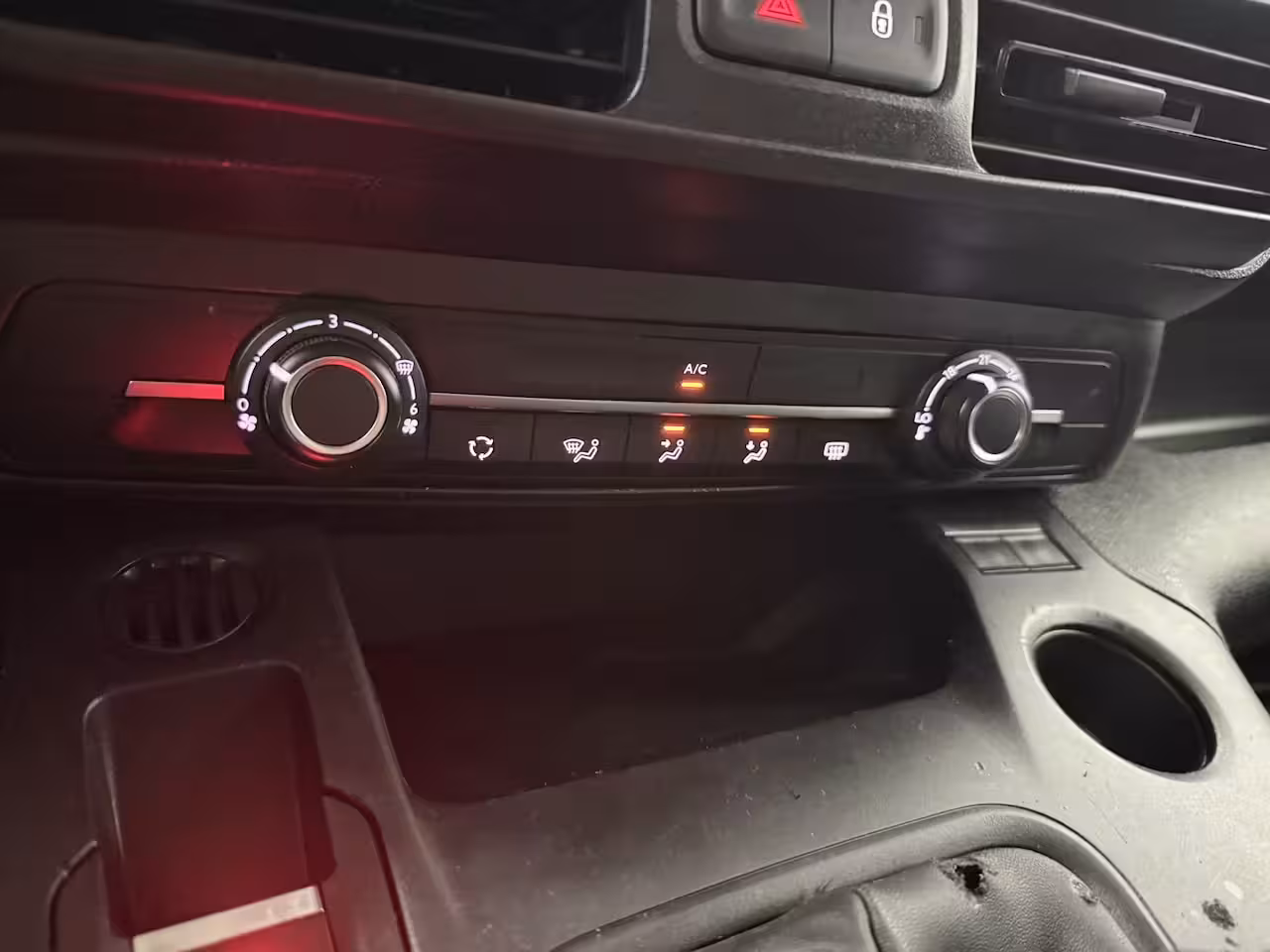 Peugeot Partner 1.5 BlueHDI Premium - CarPlay / Cruise / Airco