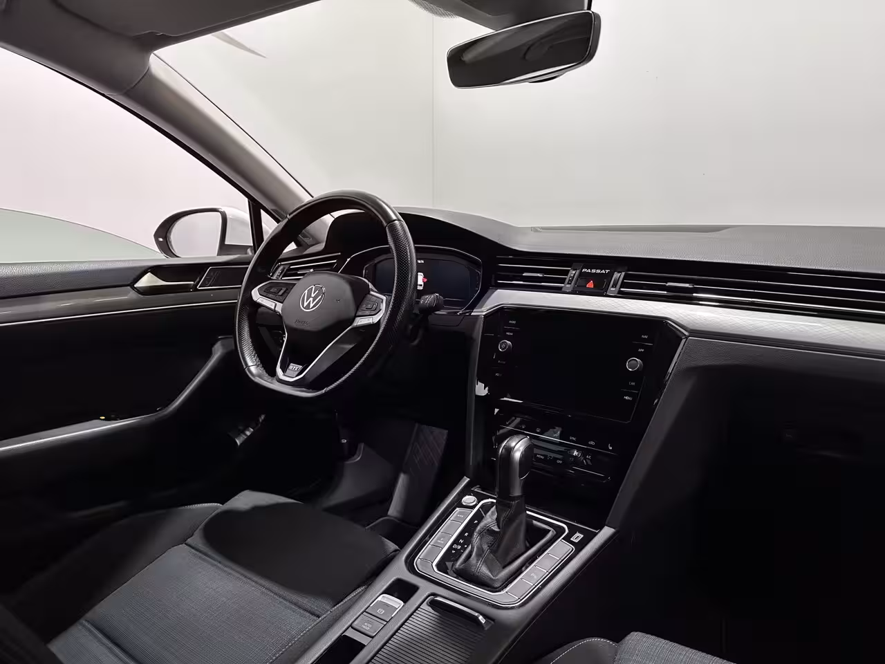 Volkswagen Passat Variant 1.4 TSI PHEV GTE Business - Carplay / Camera / Stoelverw