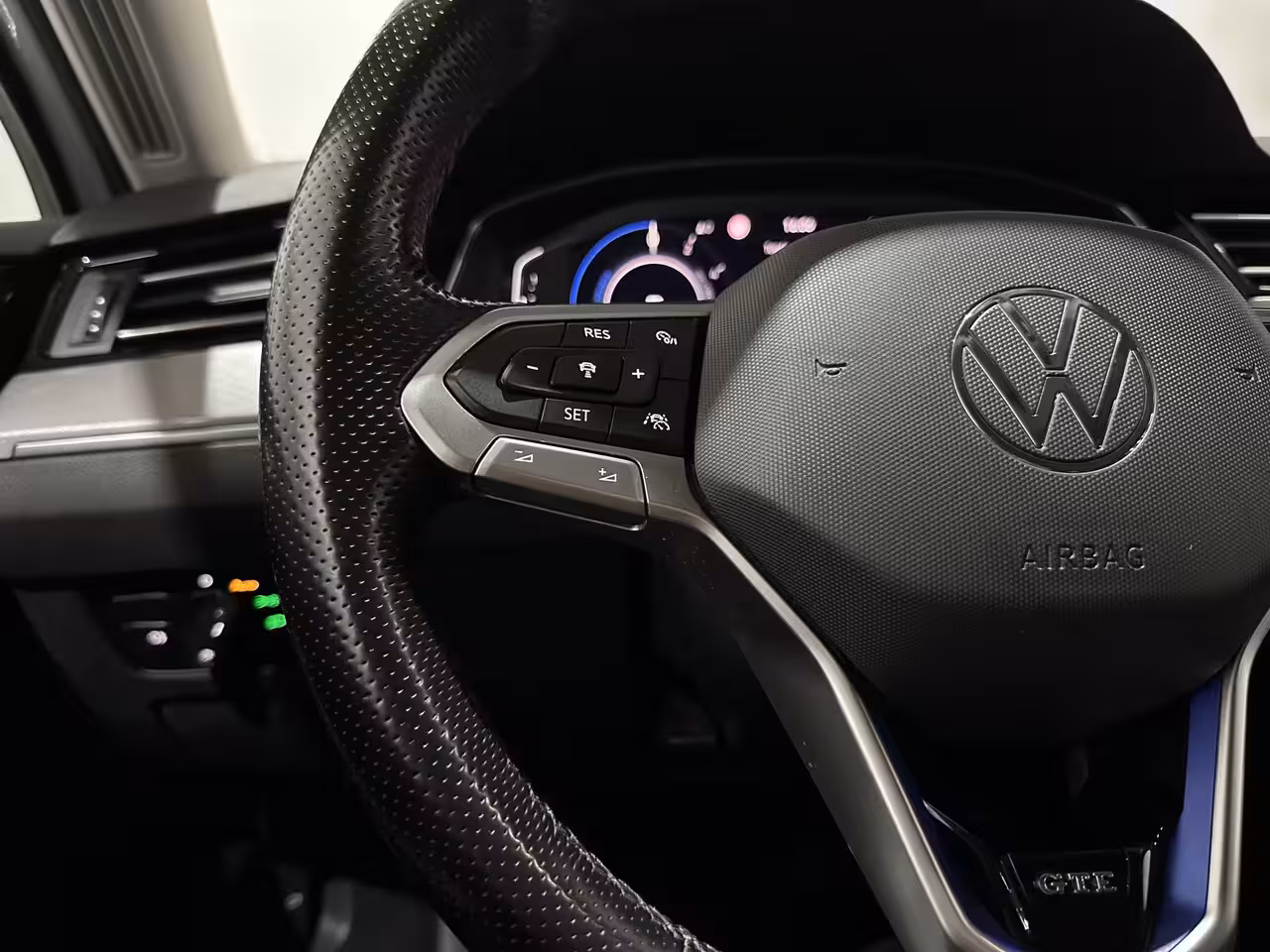 Volkswagen Passat Variant 1.4 TSI PHEV GTE Business - Carplay / Camera / Stoelverw