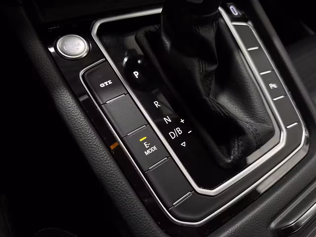 Volkswagen Passat Variant 1.4 TSI PHEV GTE Business - Carplay / Camera / Stoelverw