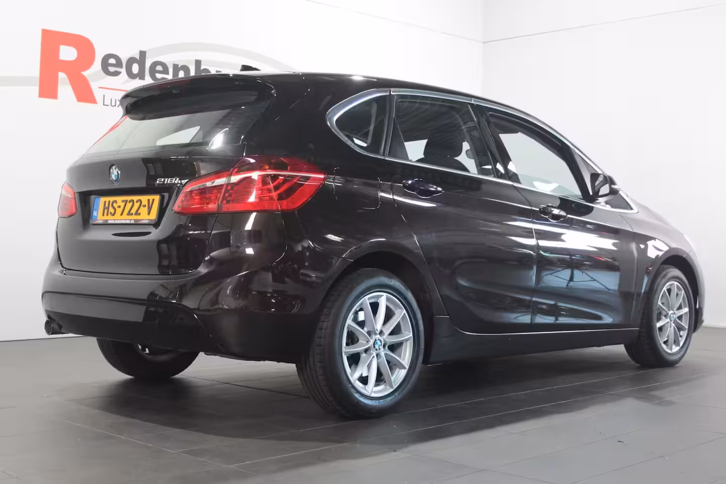 BMW 2-serie Active Tourer 218i Essential - Navi / Bluetooth / Parksens. achter