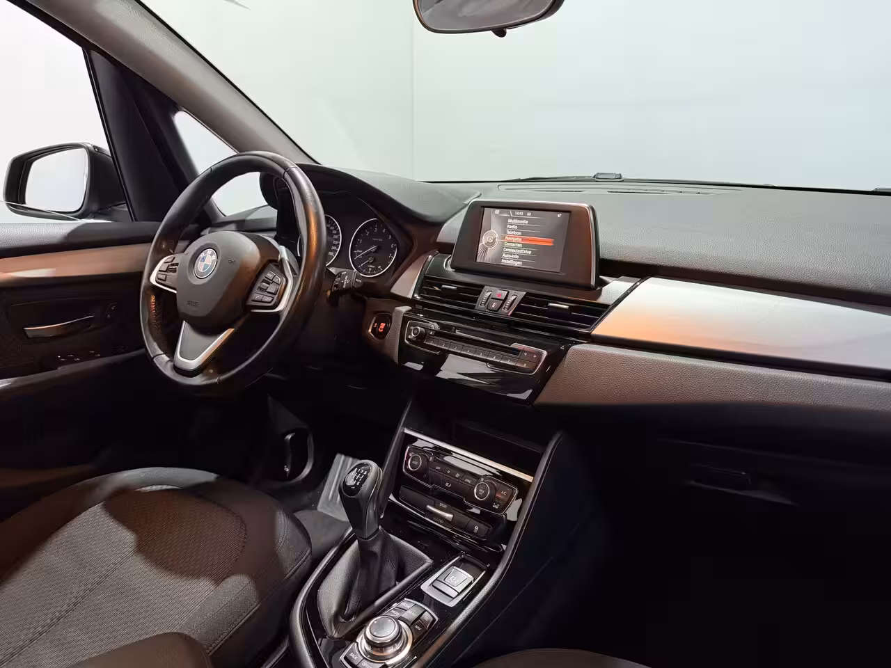 BMW 2-serie Active Tourer 218i Essential - Navi / Bluetooth / Parksens. achter