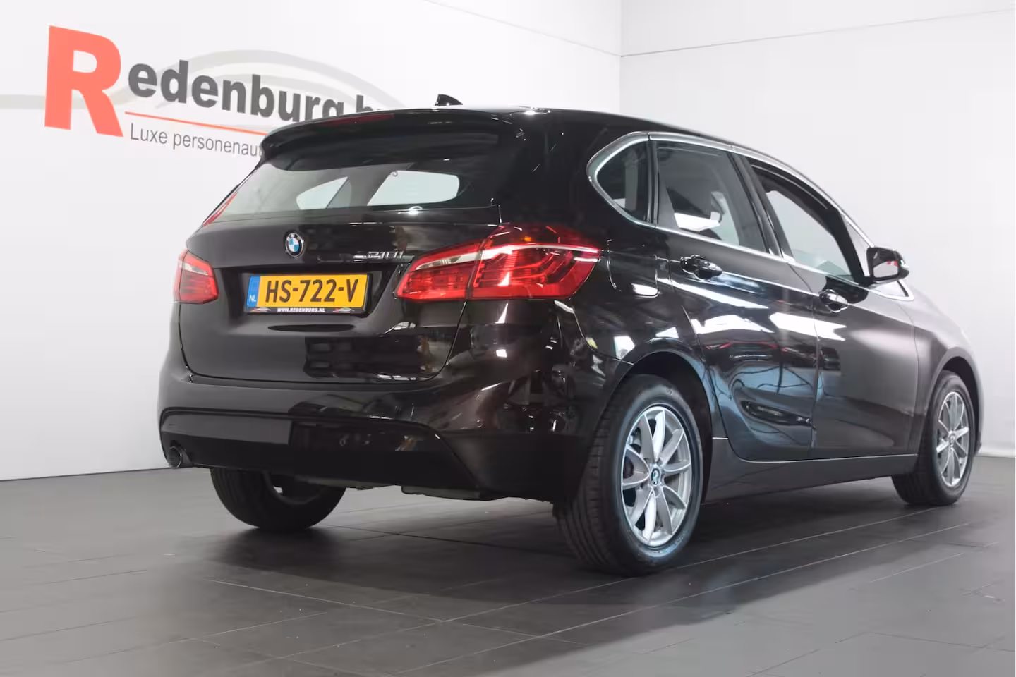 BMW 2-serie Active Tourer 218i Essential - Navi / Bluetooth / Parksens. achter
