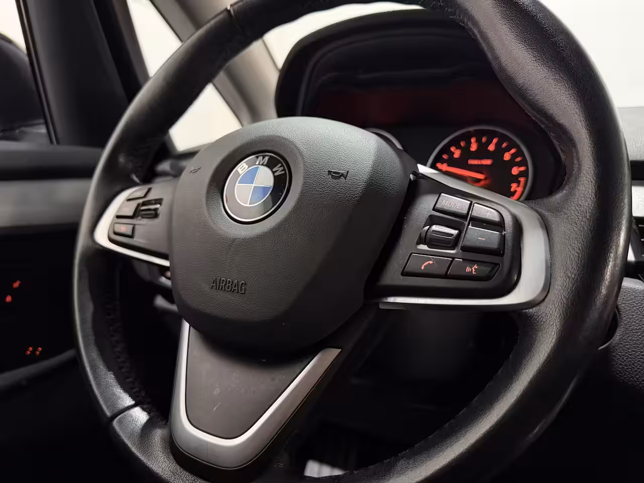 BMW 2-serie Active Tourer 218i Essential - Navi / Bluetooth / Parksens. achter