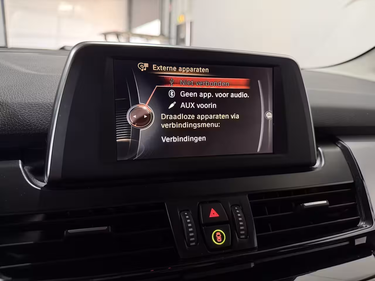 BMW 2-serie Active Tourer 218i Essential - Navi / Bluetooth / Parksens. achter