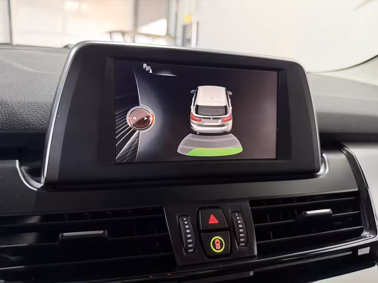 BMW 2-serie Active Tourer 218i Essential - Navi / Bluetooth / Parksens. achter