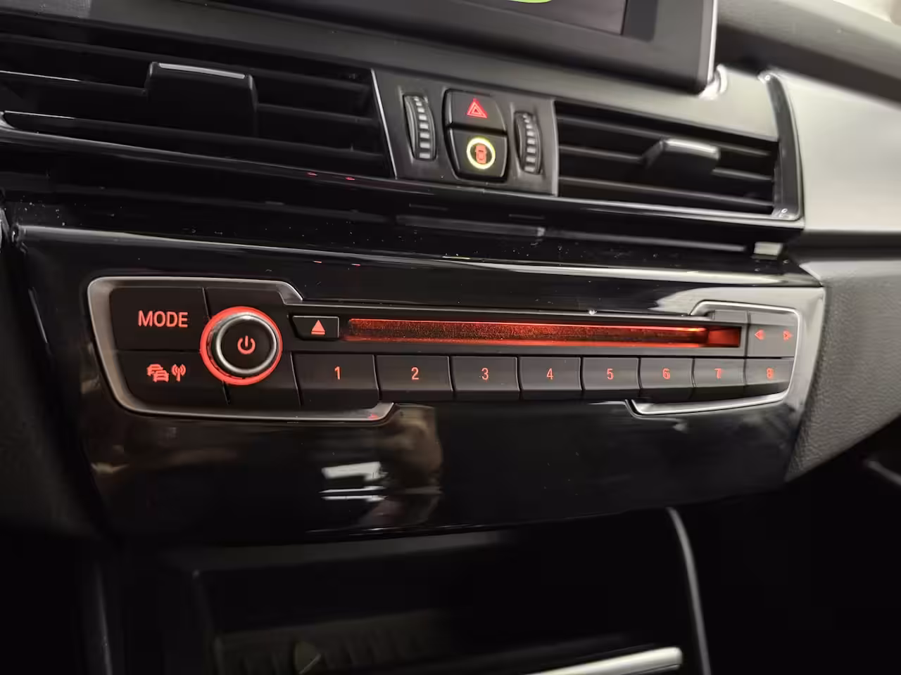 BMW 2-serie Active Tourer 218i Essential - Navi / Bluetooth / Parksens. achter