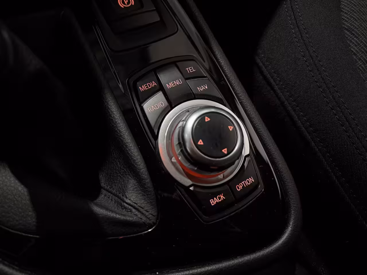 BMW 2-serie Active Tourer 218i Essential - Navi / Bluetooth / Parksens. achter