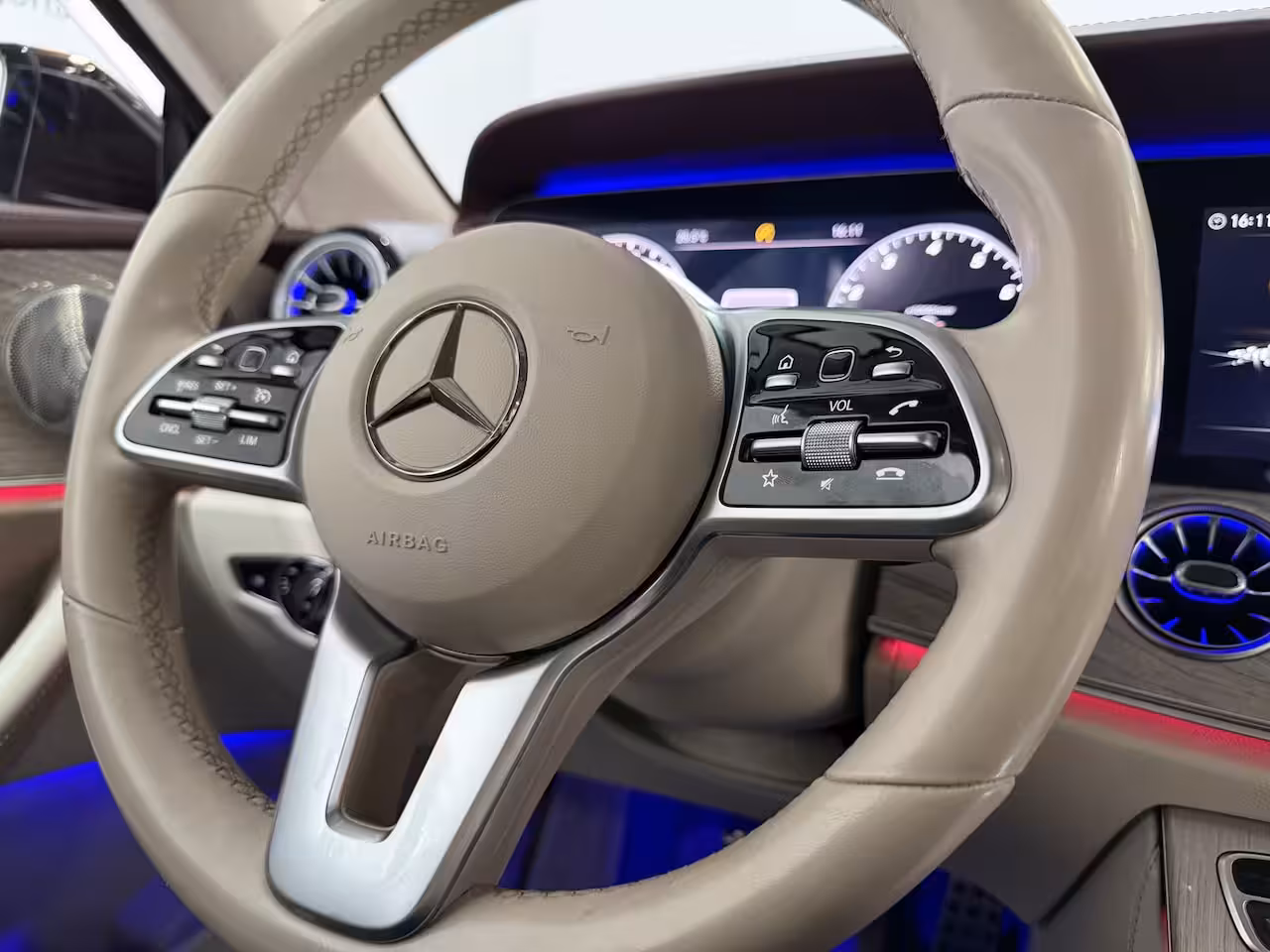 Mercedes-Benz E-klasse Cabrio 300 Premium Plus - AMG line - Burmester - Designo
