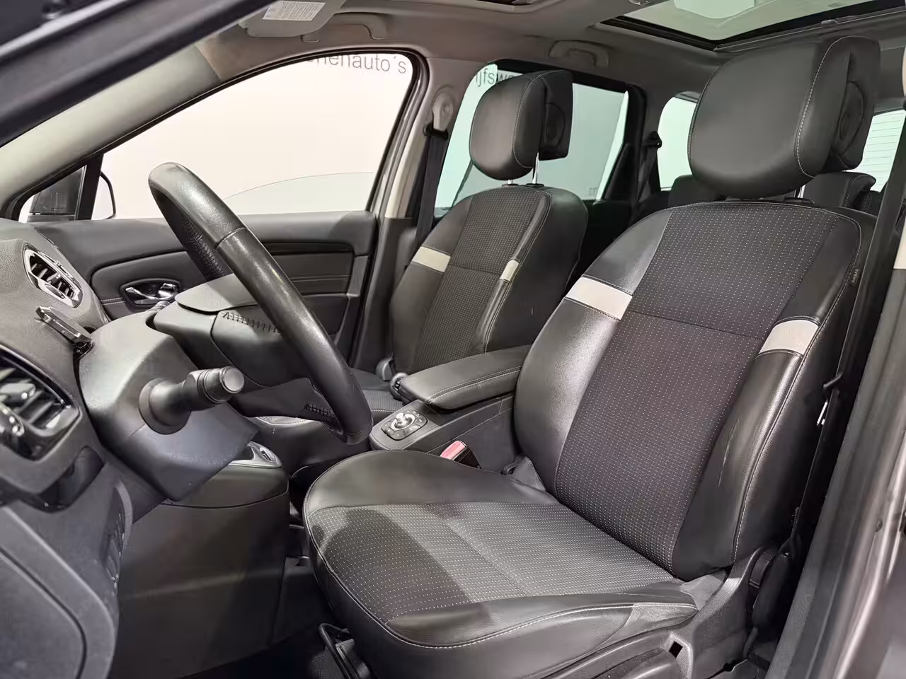 Renault Grand Scénic 1.2 TCe Bose - Navi / Pdc / Bluetooth