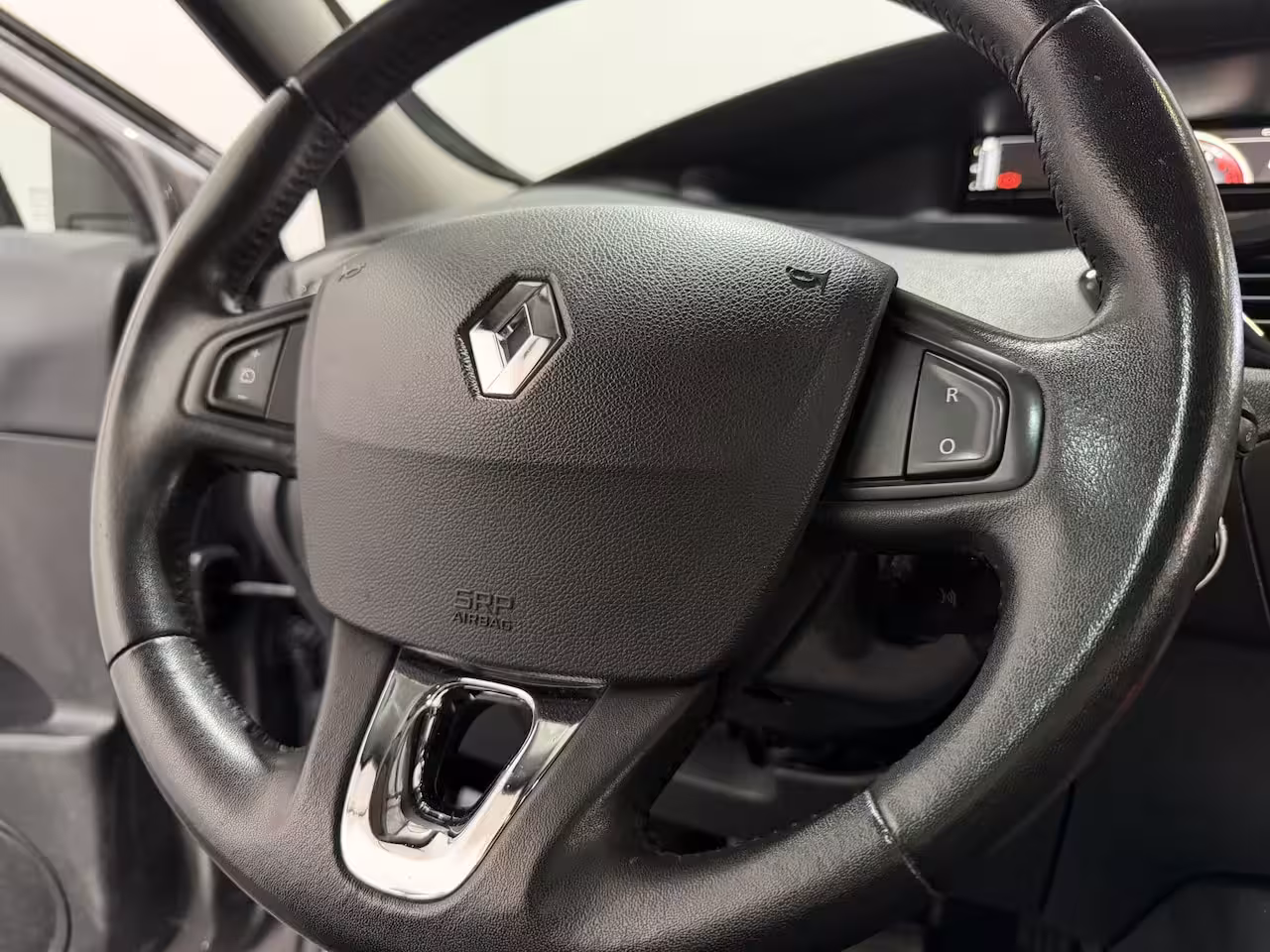 Renault Grand Scénic 1.2 TCe Bose - Navi / Pdc / Bluetooth