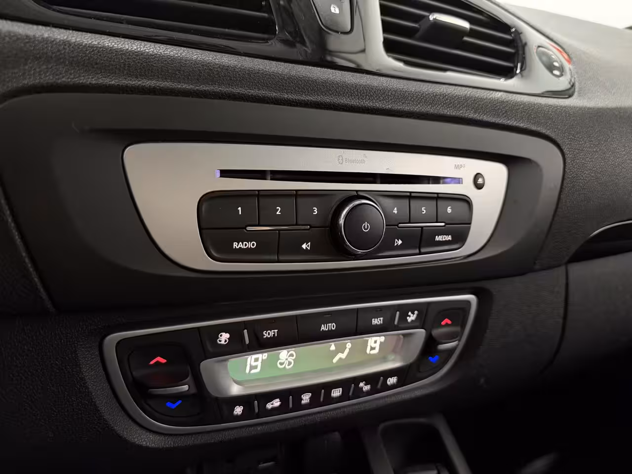 Renault Grand Scénic 1.2 TCe Bose - Navi / Pdc / Bluetooth