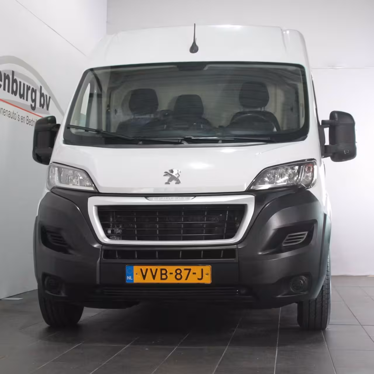 Peugeot Boxer 2.2 BlueHDi 140 L3H2 3.3t - Airco / Camera / Cruise / BT