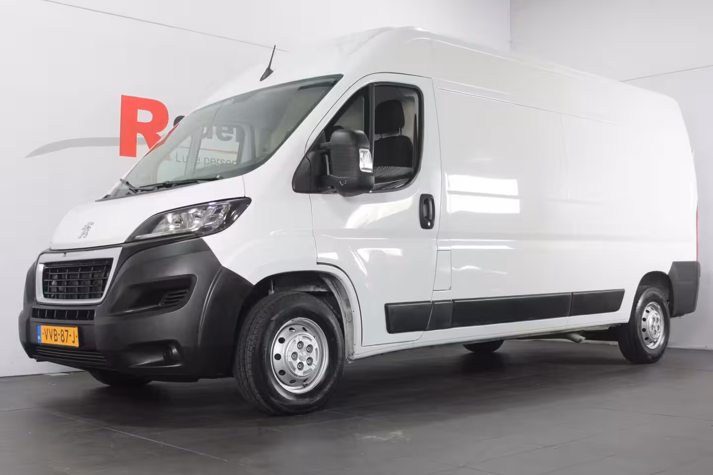 Peugeot Boxer 2.2 BlueHDi 140 L3H2 3.3t - Airco / Camera / Cruise / BT