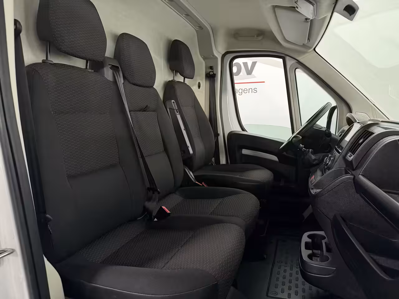 Peugeot Boxer 2.2 BlueHDi 140 L3H2 3.3t - Airco / Camera / Cruise / BT