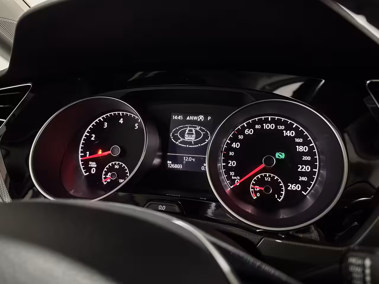 Volkswagen Touran 1.4 TSI R-Line 7p - Automaat - Pano / Navi / Camera
