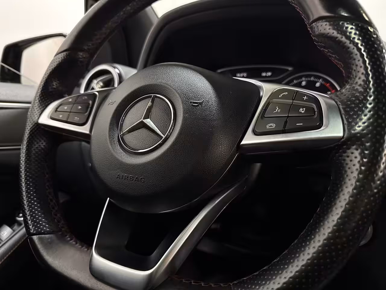 Mercedes-Benz B-klasse 180 Ambition - Automaat - Navi / BT / Parksens