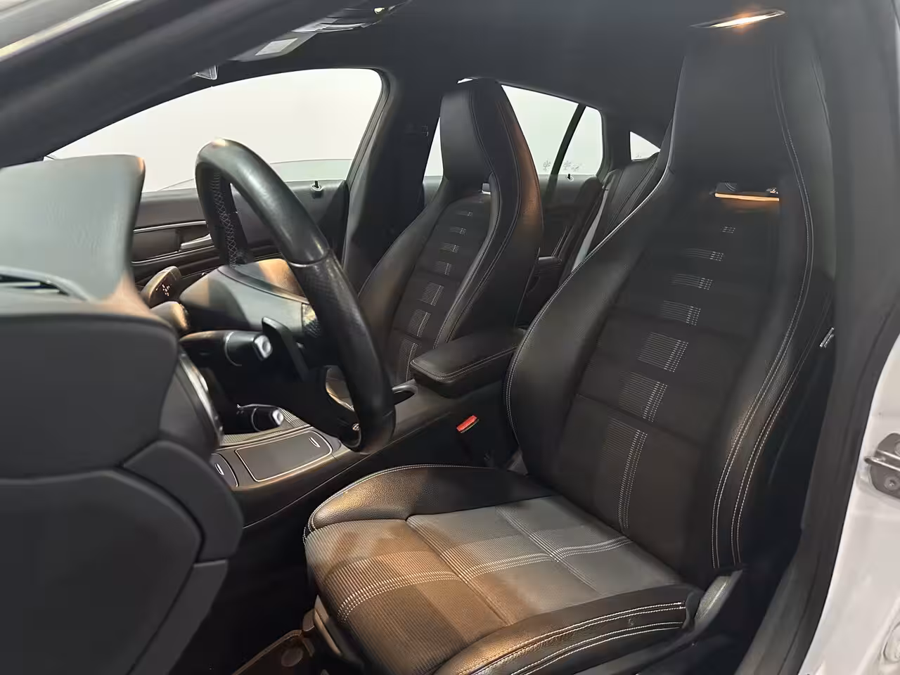 Mercedes-Benz CLA-klasse Shooting Brake 180 Business Solution - Camera / Navi / Bluetooth