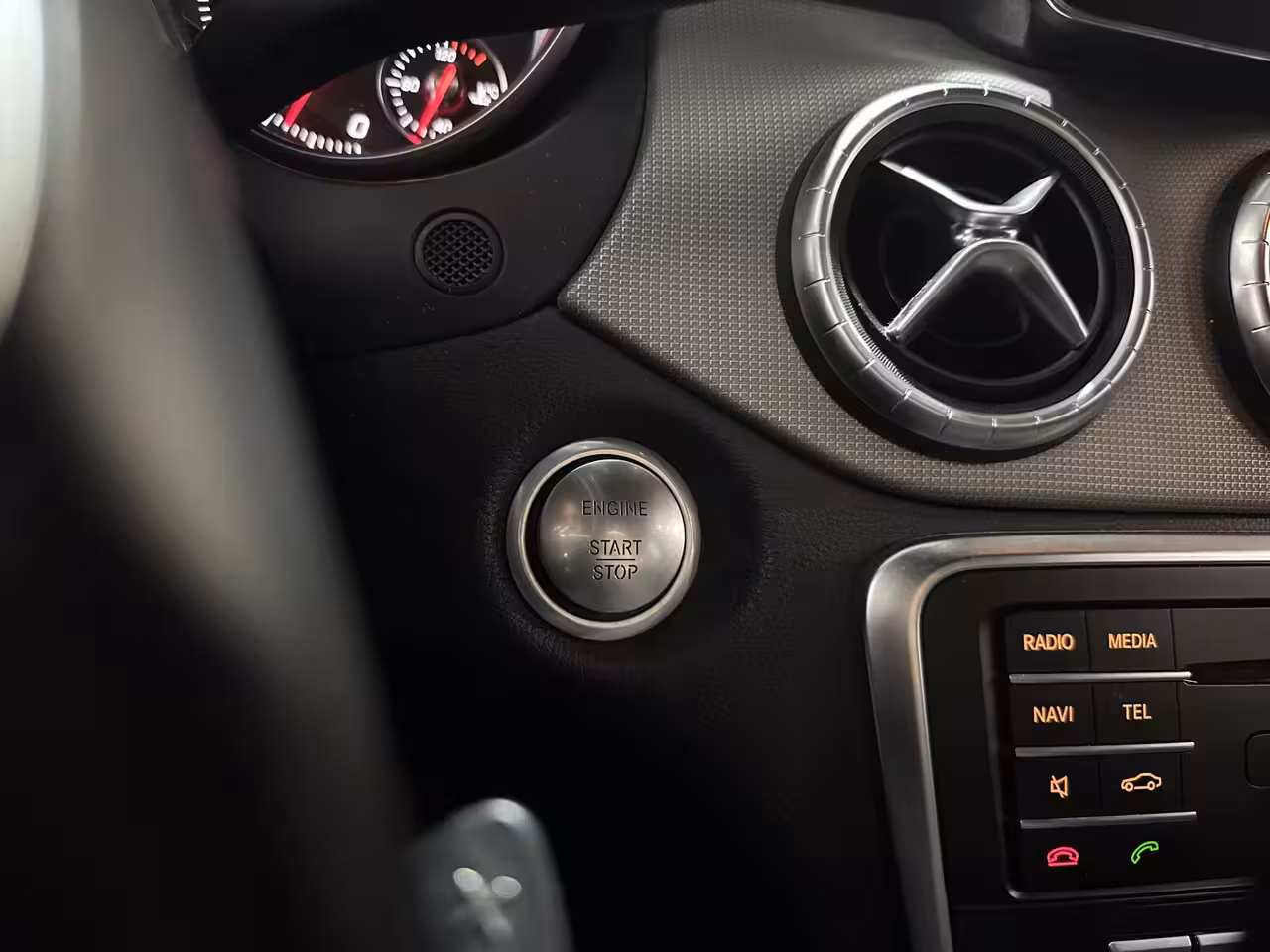 Mercedes-Benz CLA-klasse Shooting Brake 180 Business Solution - Camera / Navi / Bluetooth