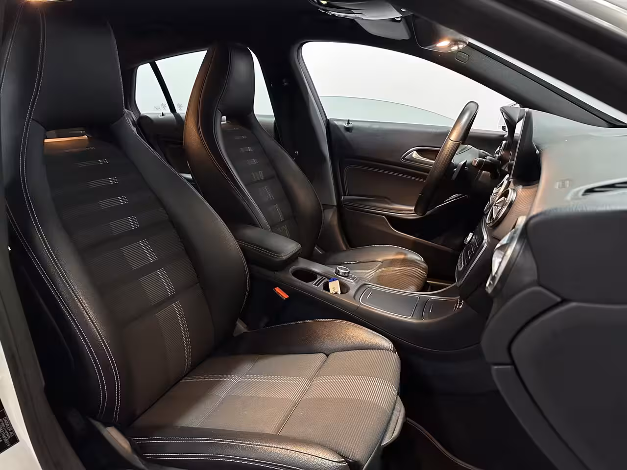 Mercedes-Benz CLA-klasse Shooting Brake 180 Business Solution - Camera / Navi / Bluetooth
