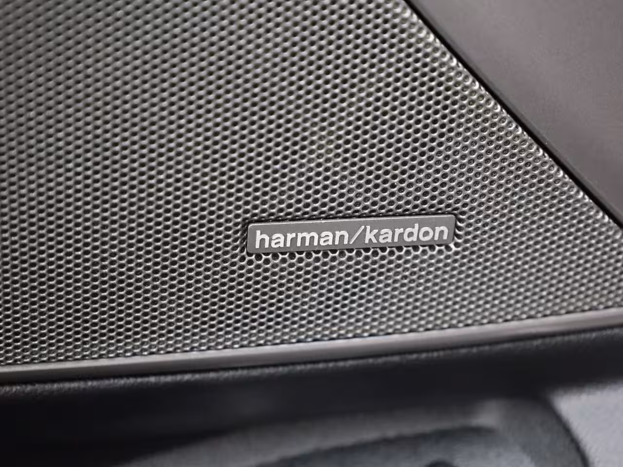 BMW 3-serie 330e High Executive | Schuif/Kanteldak | Head up | Laser Led | Memory | Harman Kardon | Tr