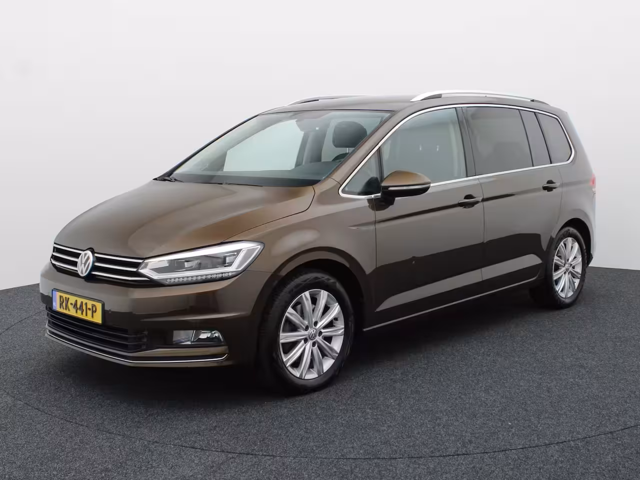 Volkswagen Touran 1.4 TSI 150Pk DSG Highline | 3x Iso Fix | Trekhaak afnb. | Camera | Stoelverw. | Prijs Rij