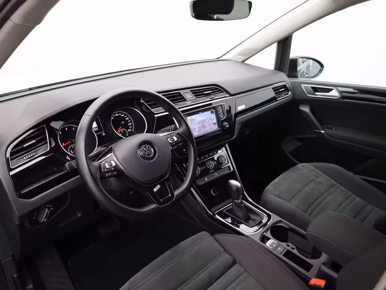 Volkswagen Touran 1.4 TSI 150Pk DSG Highline | 3x Iso Fix | Trekhaak afnb. | Camera | Stoelverw. | Prijs Rij