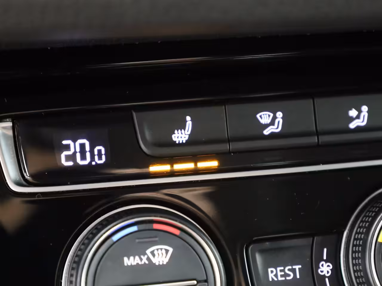 Volkswagen Touran 1.4 TSI 150Pk DSG Highline | 3x Iso Fix | Trekhaak afnb. | Camera | Stoelverw. | Prijs Rij