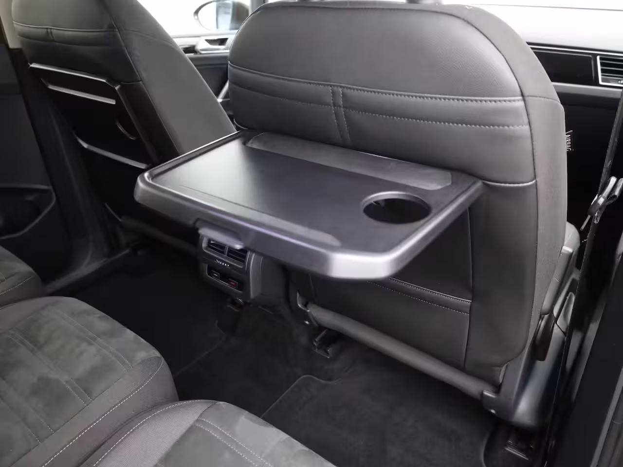 Volkswagen Touran 1.4 TSI 150Pk DSG Highline | 3x Iso Fix | Trekhaak afnb. | Camera | Stoelverw. | Prijs Rij