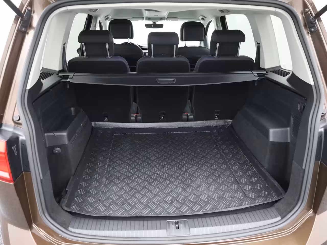 Volkswagen Touran 1.4 TSI 150Pk DSG Highline | 3x Iso Fix | Trekhaak afnb. | Camera | Stoelverw. | Prijs Rij