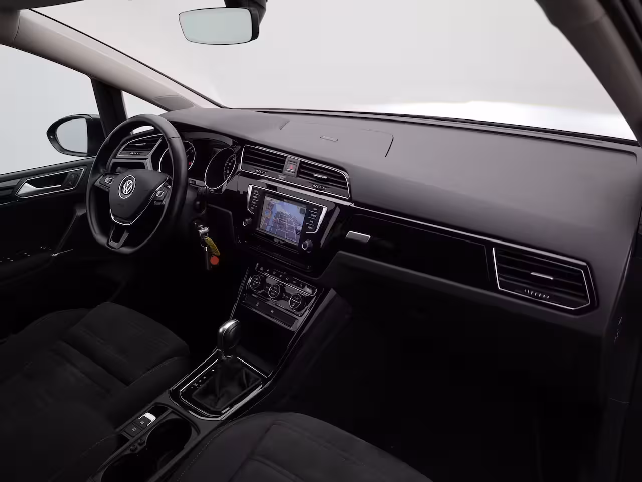 Volkswagen Touran 1.4 TSI 150Pk DSG Highline | 3x Iso Fix | Trekhaak afnb. | Camera | Stoelverw. | Prijs Rij