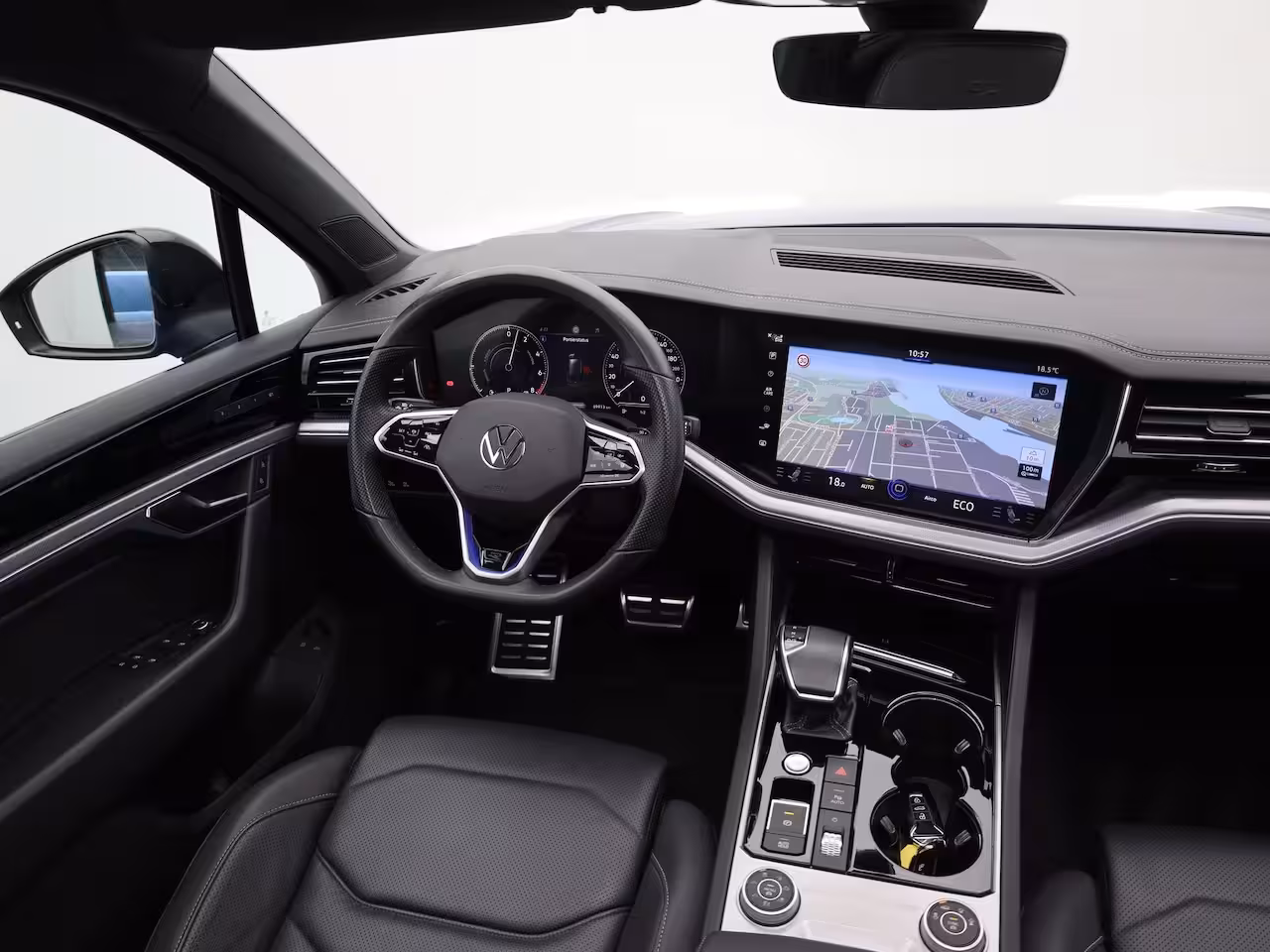 Volkswagen Touareg 3.0 TSi 4MOTION R | Panodak | Stoelkoeling | Trekhaak | Luchtvering | 22'' | Prijs Rijklaa