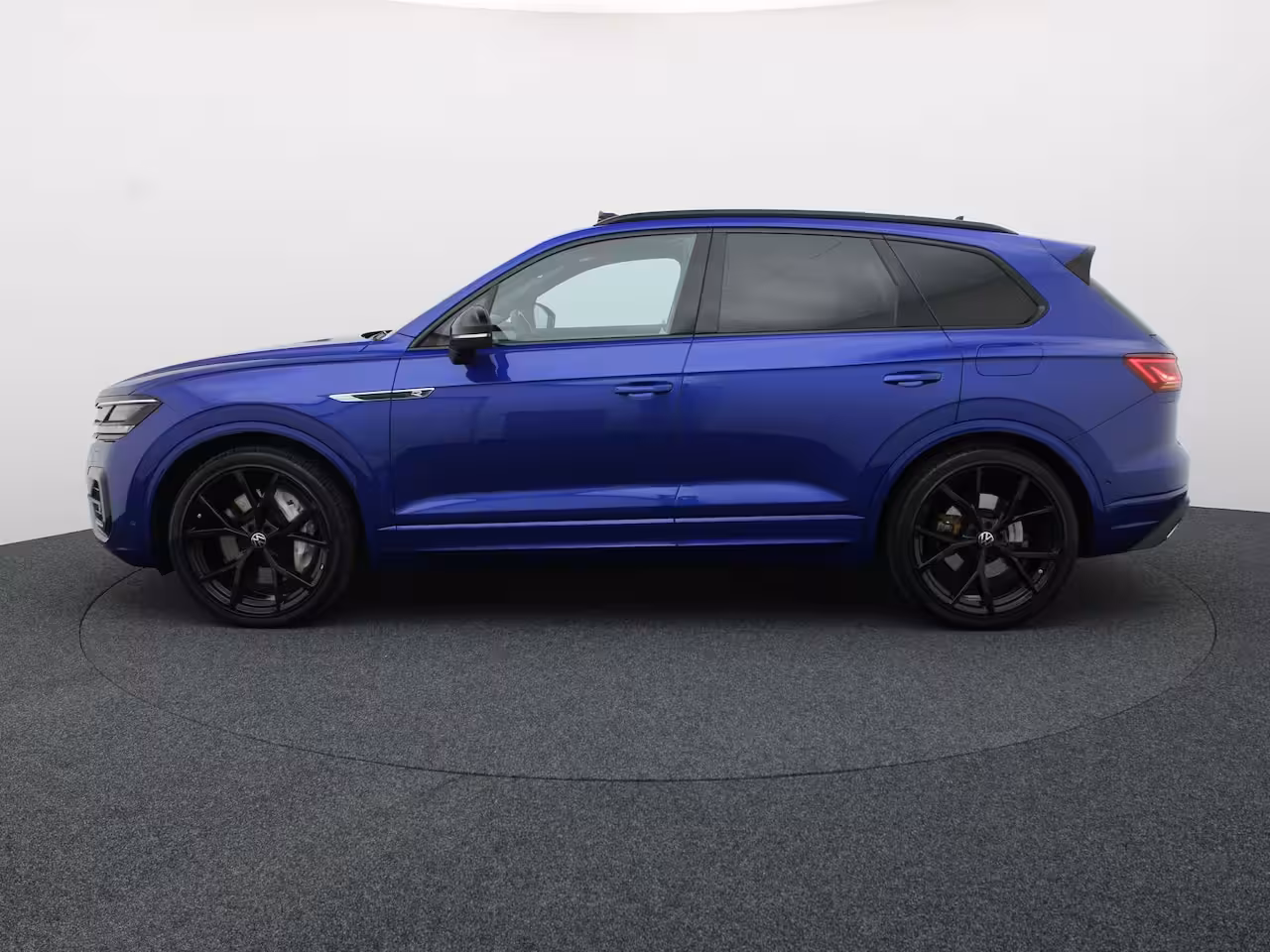Volkswagen Touareg 3.0 TSi 4MOTION R | Panodak | Stoelkoeling | Trekhaak | Luchtvering | 22'' | Prijs Rijklaa
