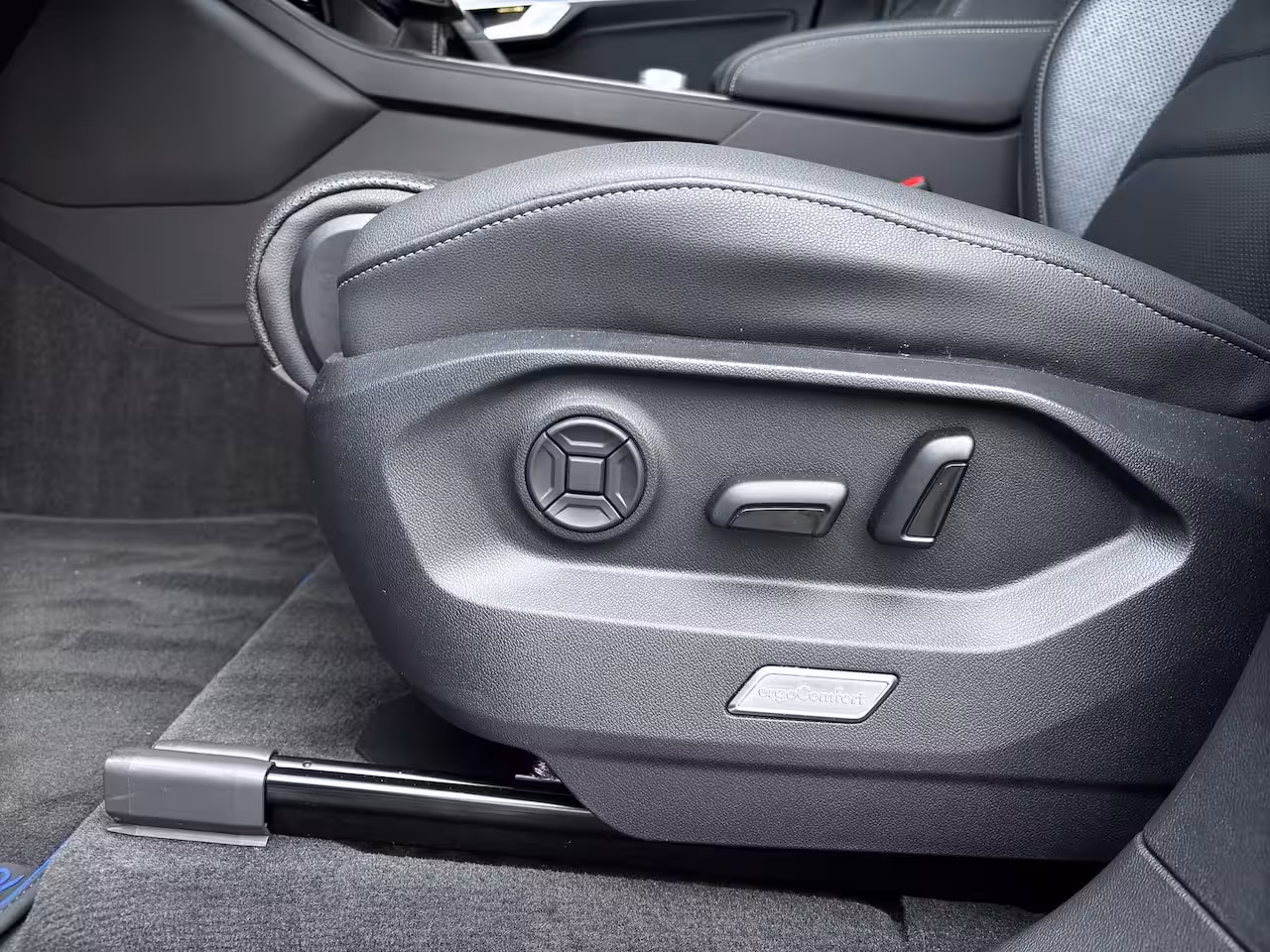 Volkswagen Touareg 3.0 TSi 4MOTION R | Panodak | Stoelkoeling | Trekhaak | Luchtvering | 22'' | Prijs Rijklaa