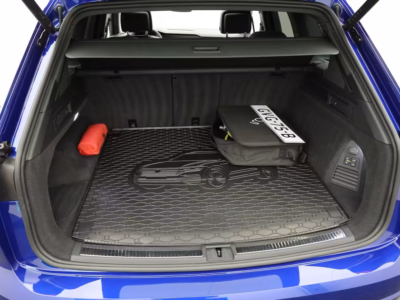 Volkswagen Touareg 3.0 TSi 4MOTION R | Panodak | Stoelkoeling | Trekhaak | Luchtvering | 22'' | Prijs Rijklaa