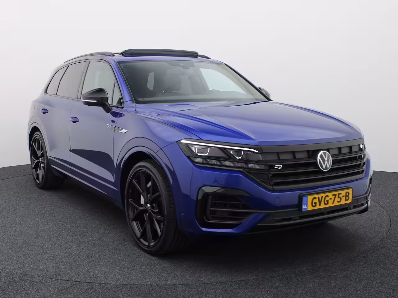 Volkswagen Touareg 3.0 TSi 4MOTION R | Panodak | Stoelkoeling | Trekhaak | Luchtvering | 22'' | Prijs Rijklaa
