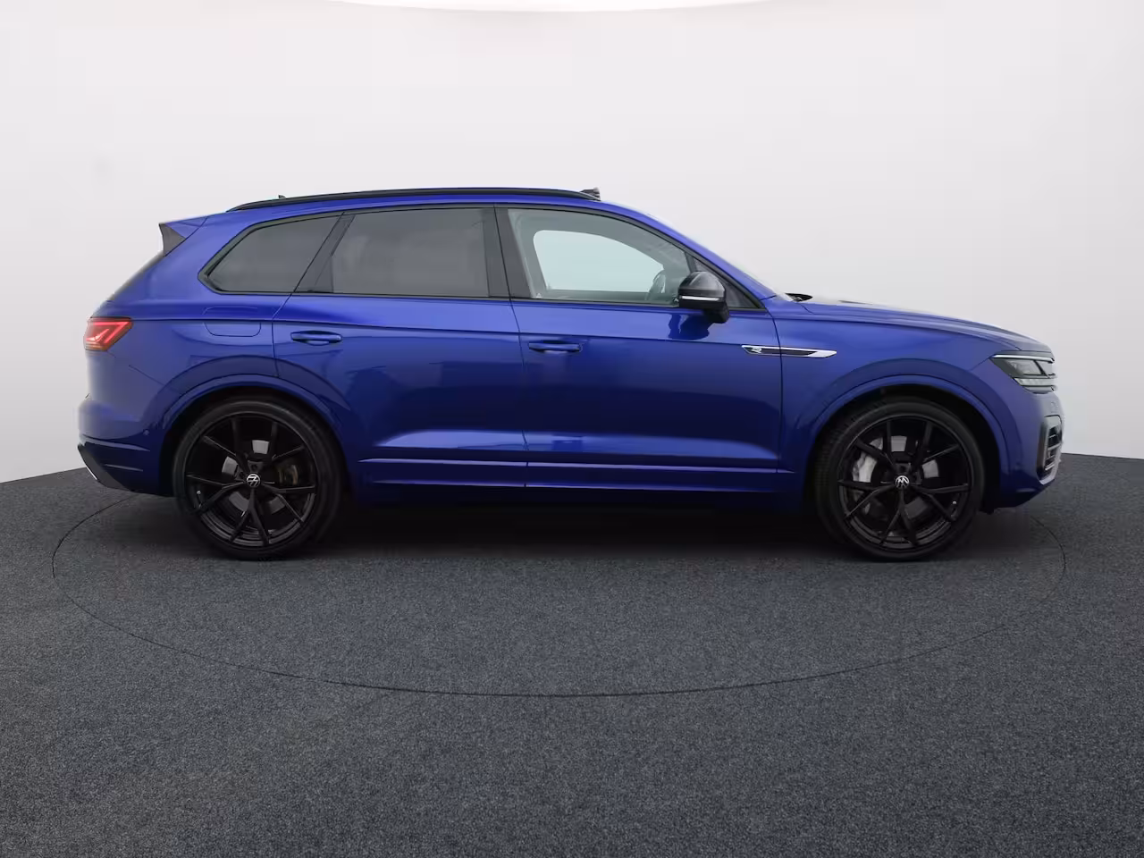Volkswagen Touareg 3.0 TSi 4MOTION R | Panodak | Stoelkoeling | Trekhaak | Luchtvering | 22'' | Prijs Rijklaa