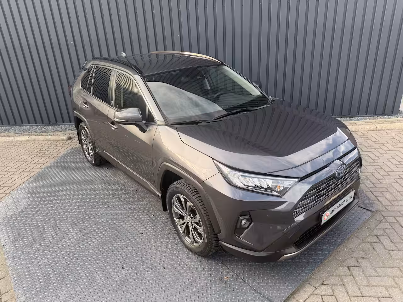 Toyota RAV4 2.5 Hybrid 30 Years Edition | Vol Leer | Afnm. Trekhaak | Allseason banden | BSM | Rijklaa