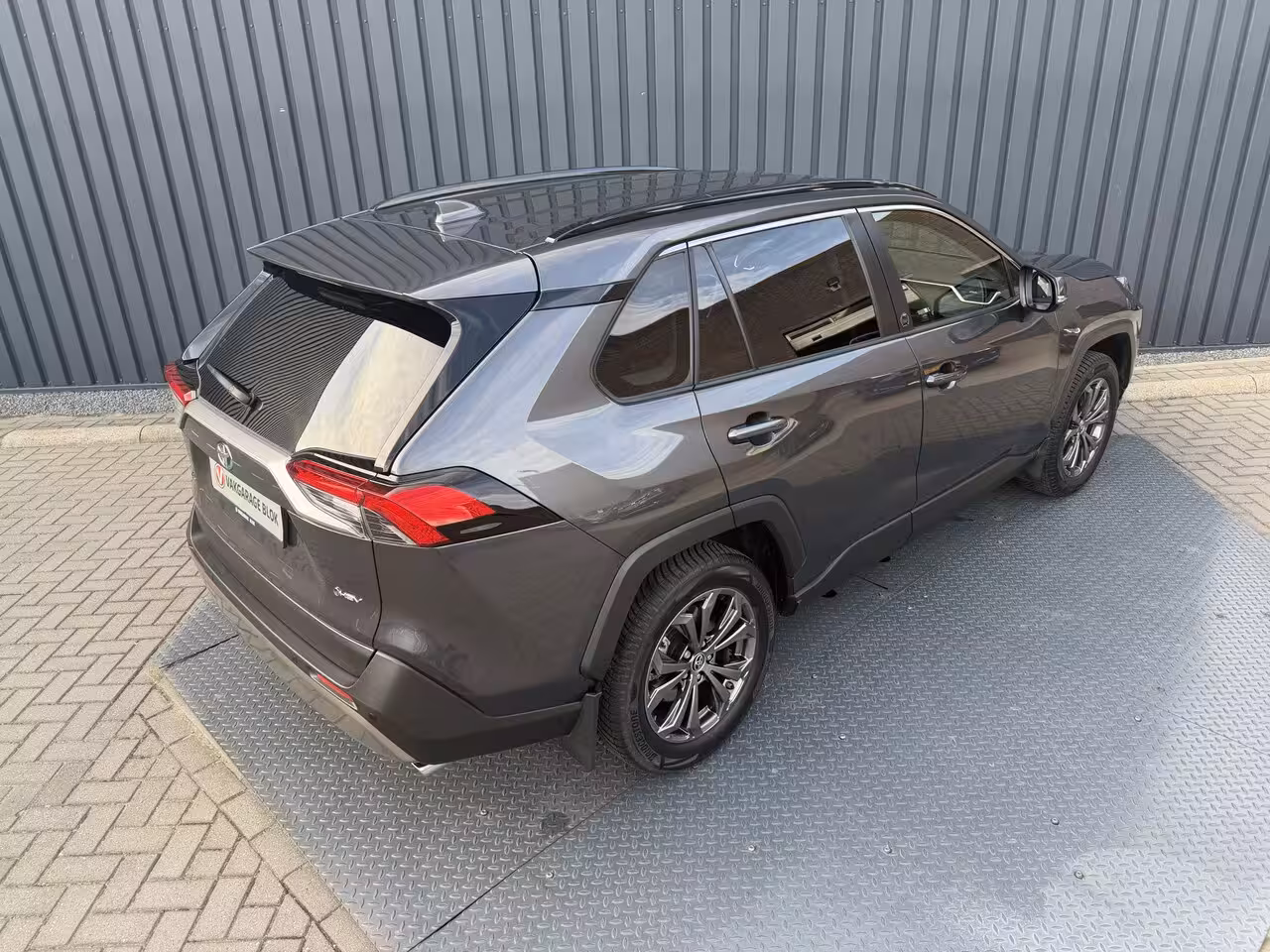 Toyota RAV4 2.5 Hybrid 30 Years Edition | Vol Leer | Afnm. Trekhaak | Allseason banden | BSM | Rijklaa